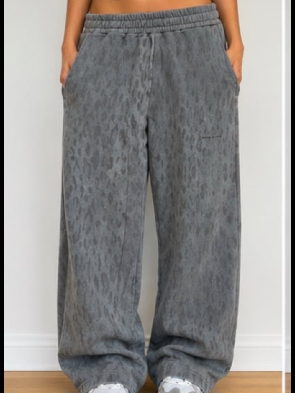 Santo Studio Unisex Sweats Size L